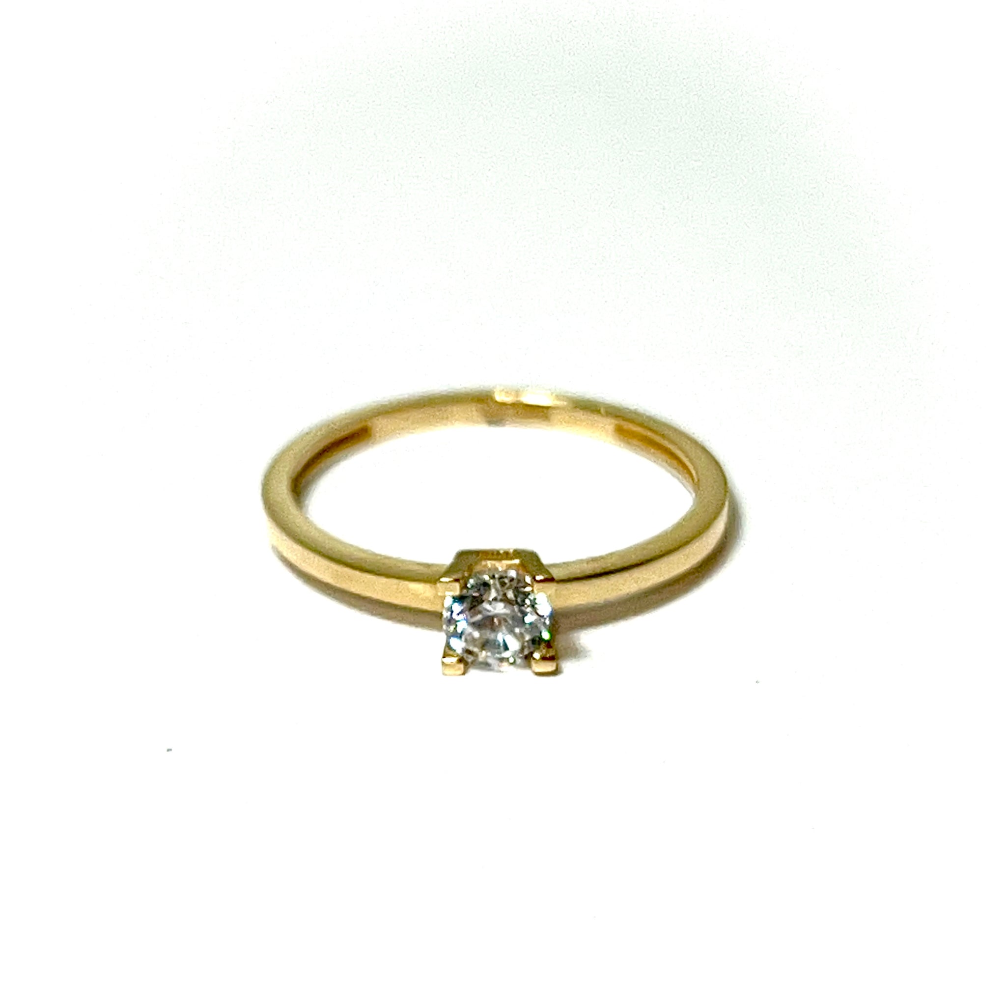 Solitaire Ladies Ring - 14 Carat Gold - 440