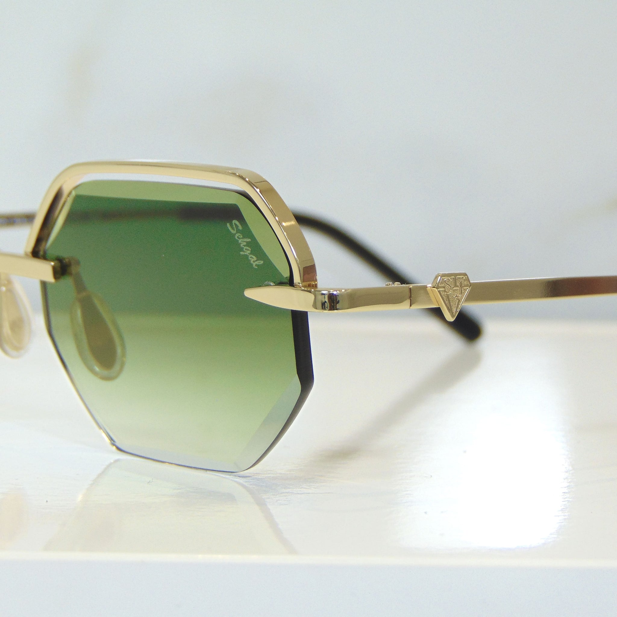 Elite Glasses - 18 Carat Gold plated | Polished Diamond Cuts | Emarald Green