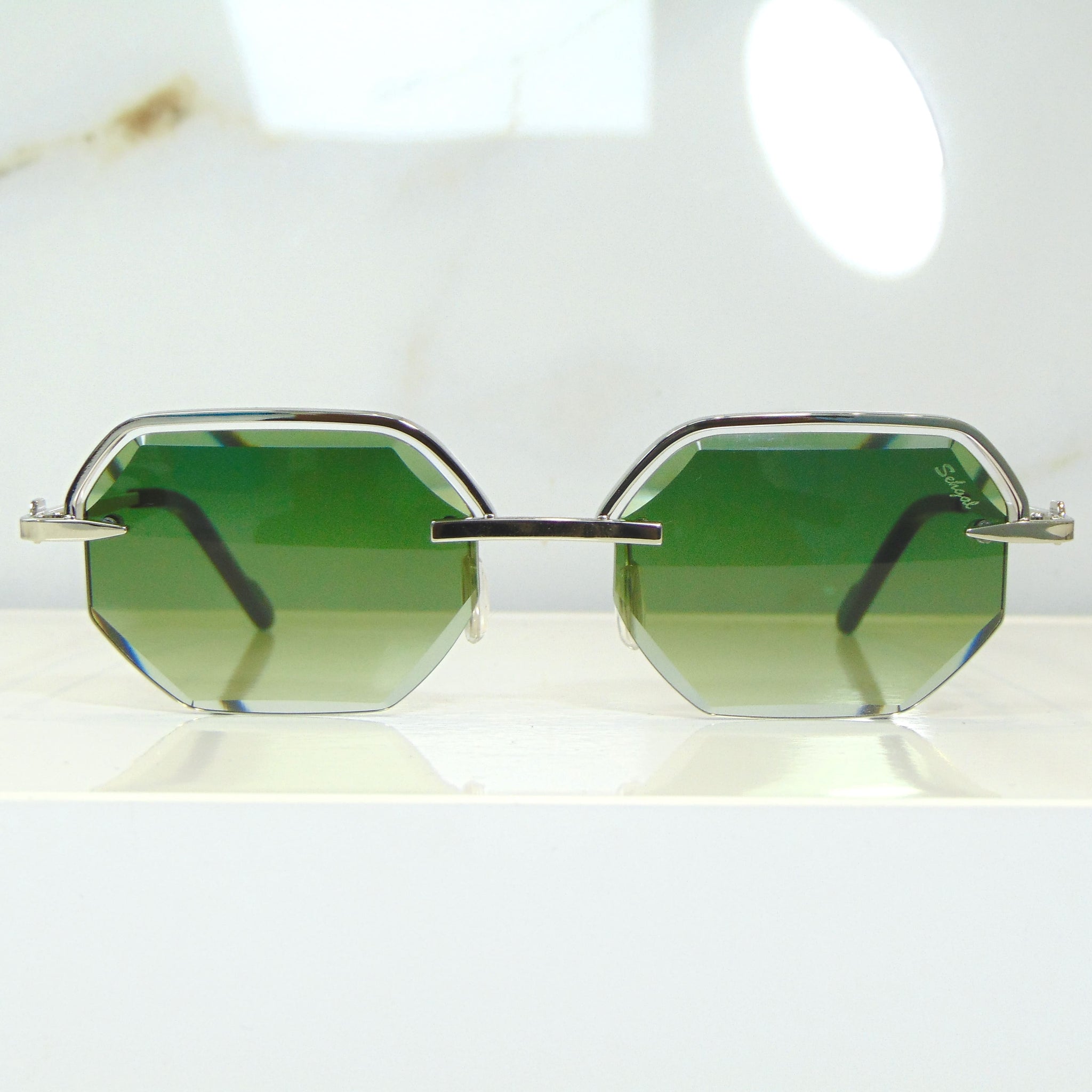 Elite Glasses - 18 Carat Whitegold plated | Polished Diamond Cuts | Emarald Green