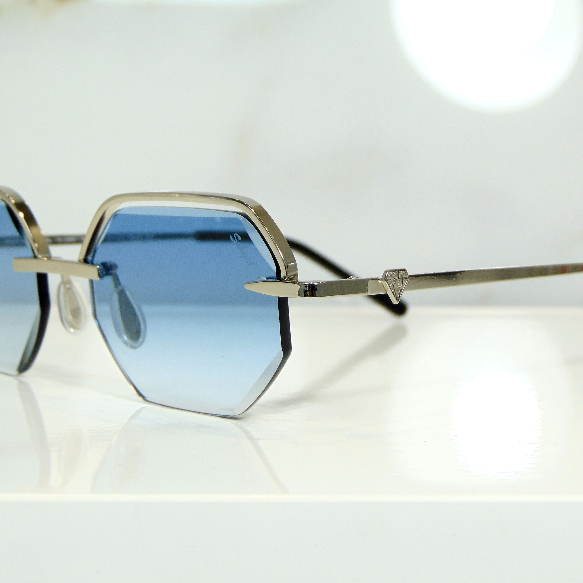 Elite Glasses - 18 Carat Whitegold plated | Polished Diamond Cuts | Heavenly Blue