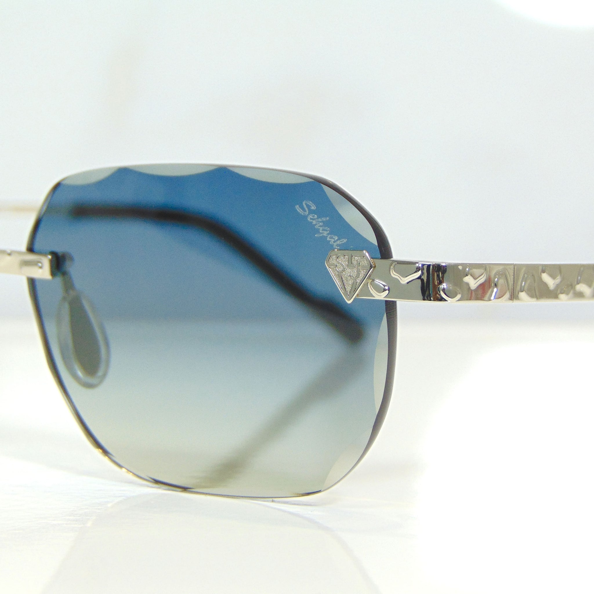 Nugget Glasses - 18 Carat Whitegold plated | Polished Diamond Cuts | Blue to Beige