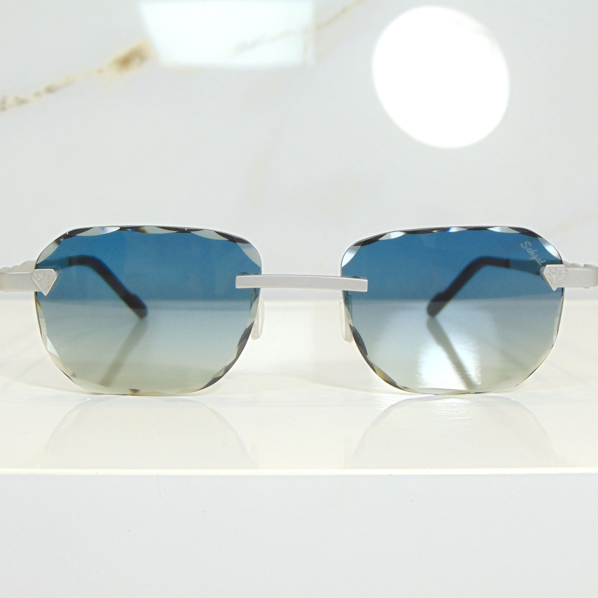 Blade Glasses - 18 Carat Whitegold plated | Polished Diamond Cuts | Blue to Beige