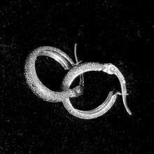 Whitegold Cascade Earring - 18 carat white gold EARV2