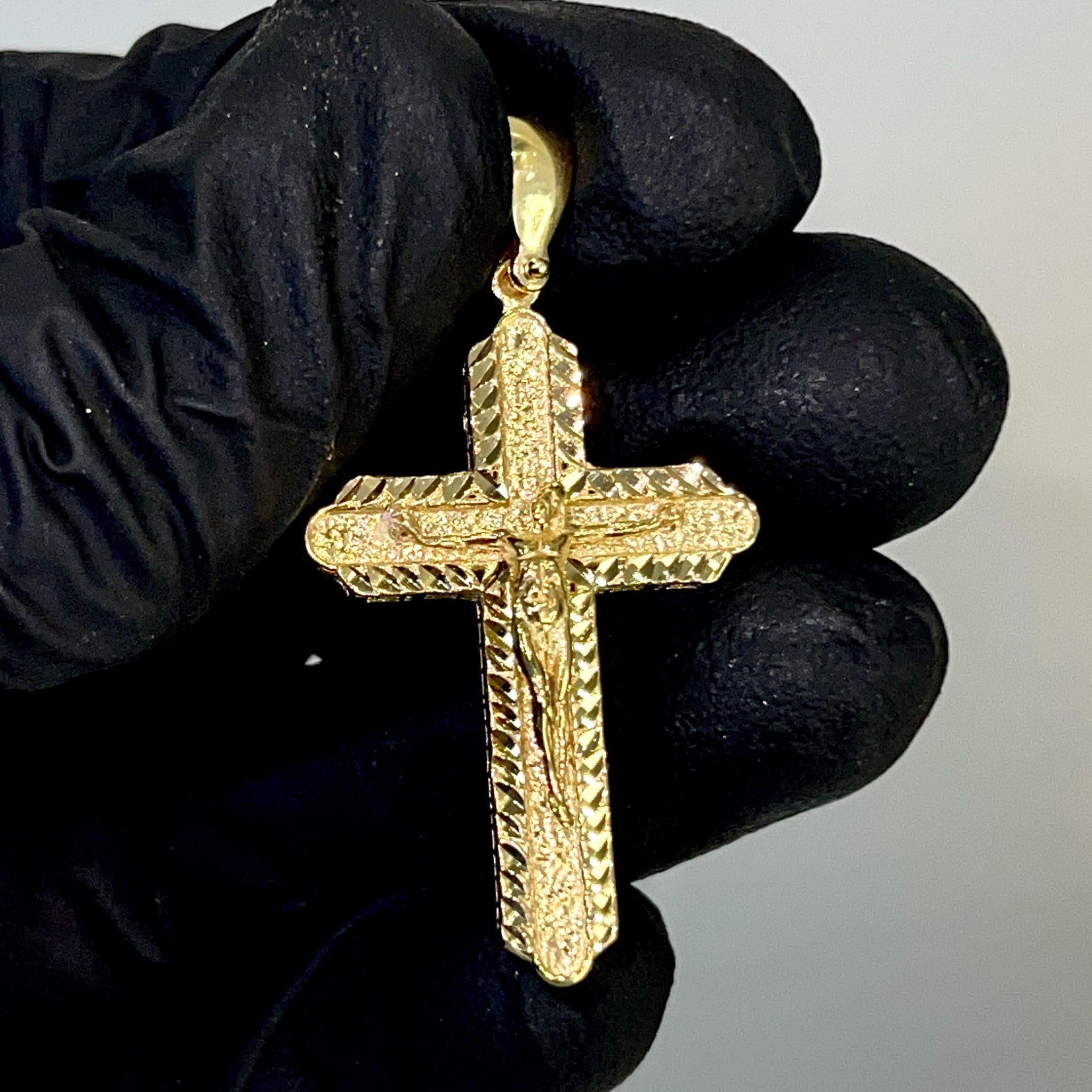 Cross Pendant With Jesus - 14 Carat Gold - 275