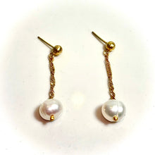 Elegant Pearl Stud Earring - 14 carat gold EARV2