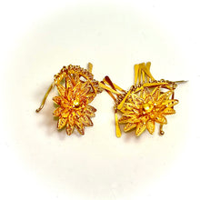 Dancing Petals Earrings - 14 carat gold EARV2