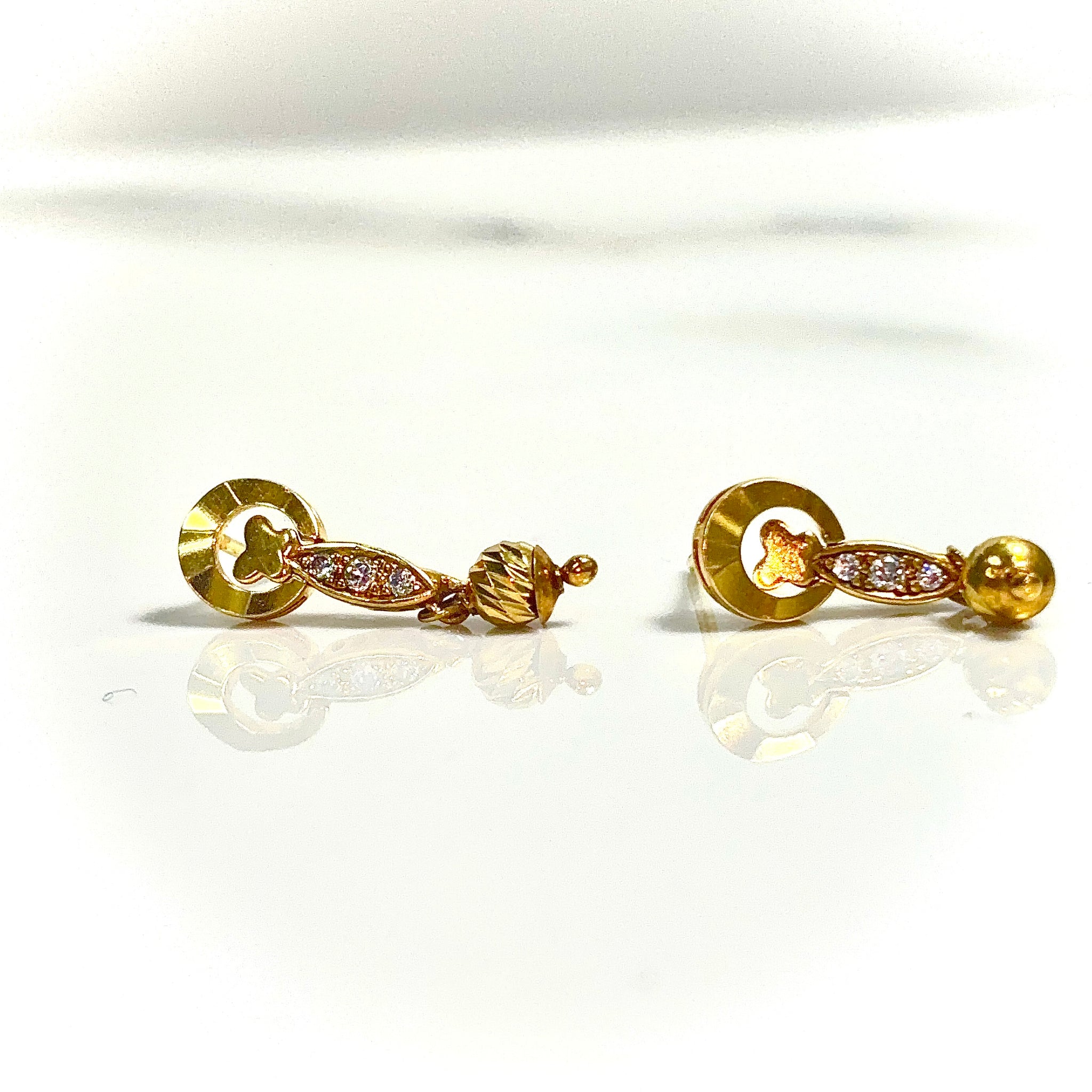 Glistening Elegance Earrings - 14 carat gold EARV2