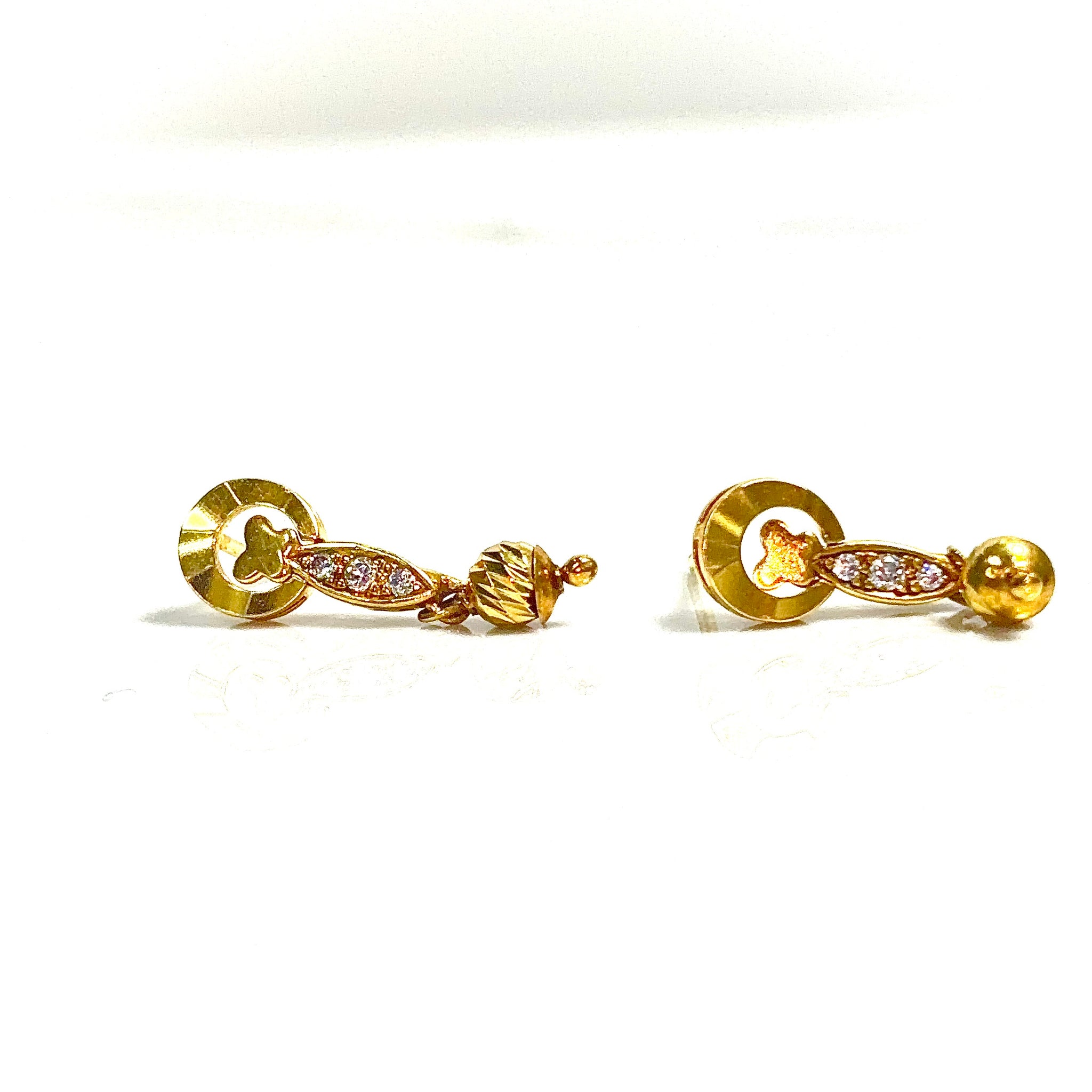 Floral Elegance Earrings - 14 carat gold EARV2