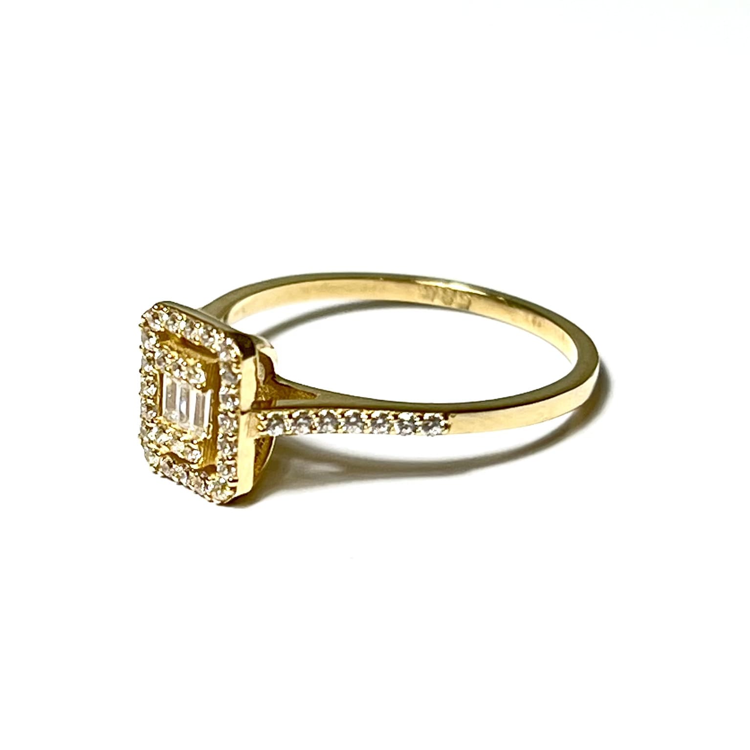 Baguette Ladies Ring - 14 Carat Gold - 403