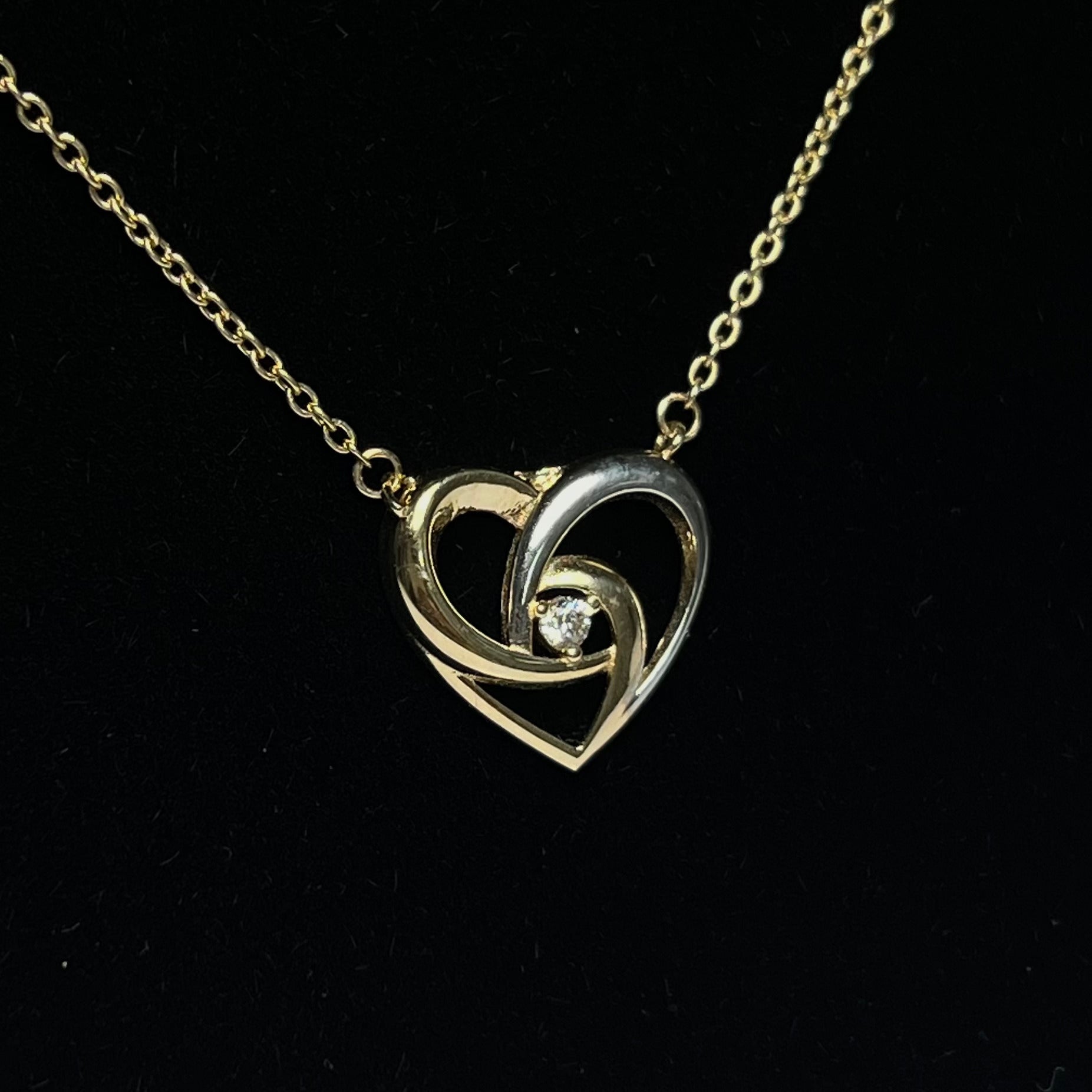 Heart Necklace - 14 Carat Gold - 410