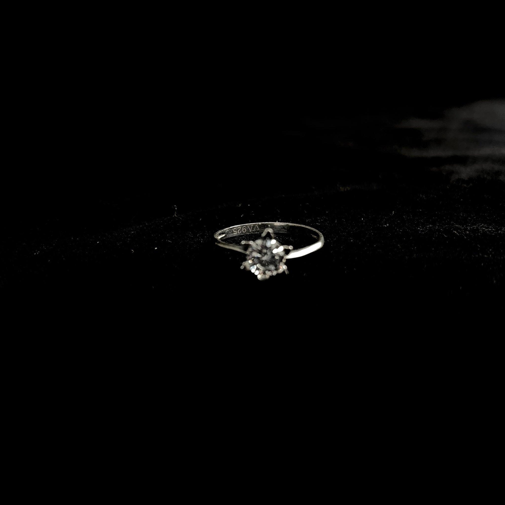 Silver Embrace Ring - Silver 925