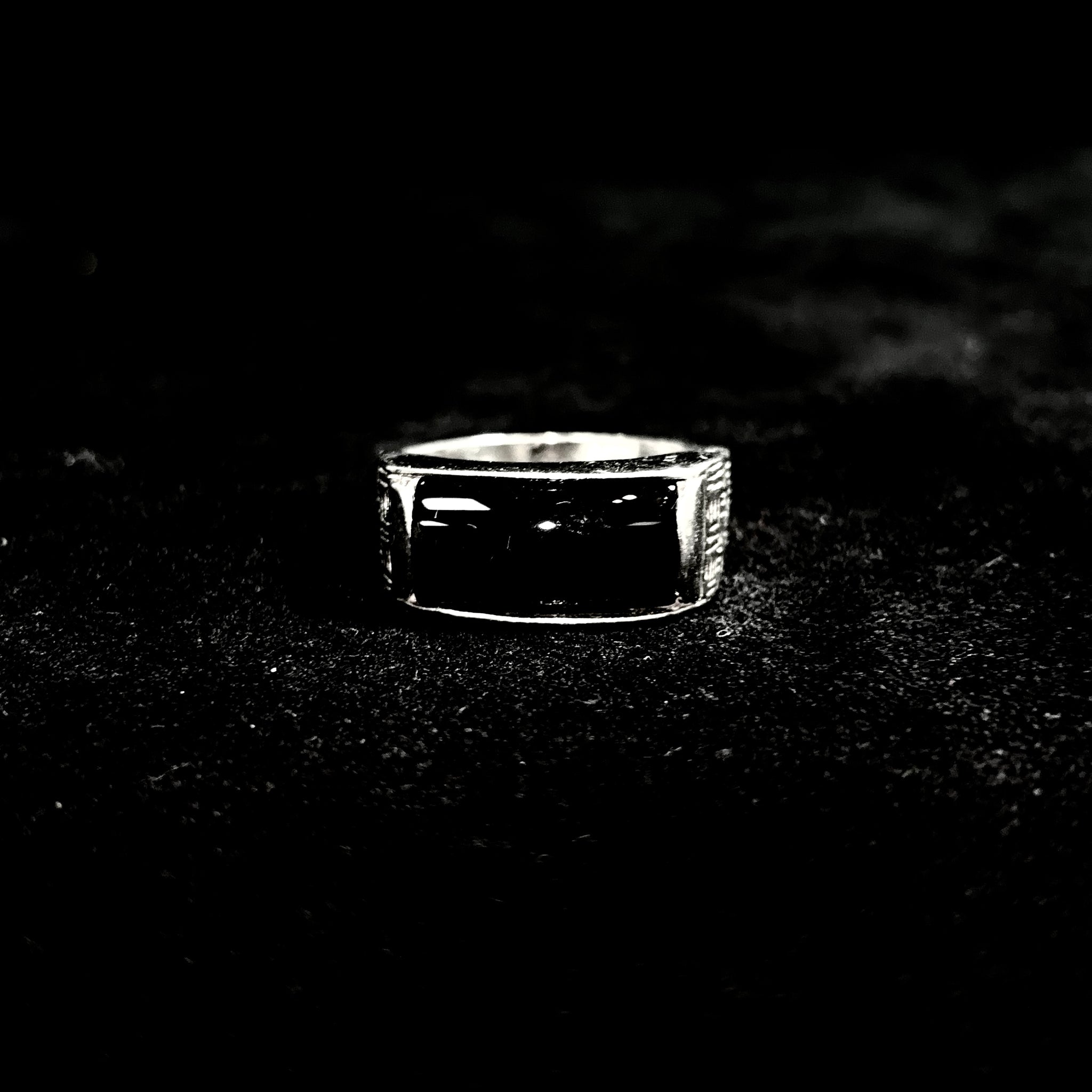 Midnight Bar Ring – Silver 925