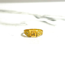 Golden R Child Ring - 18 carat gold