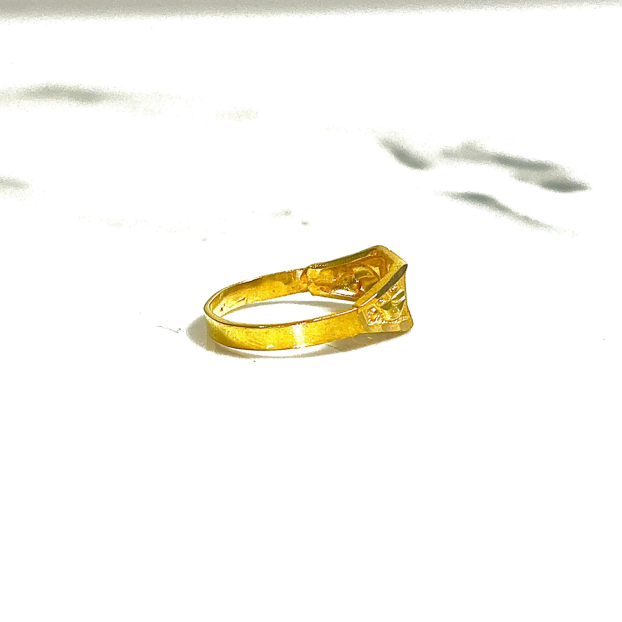 Golden R Child Ring - 18 carat gold