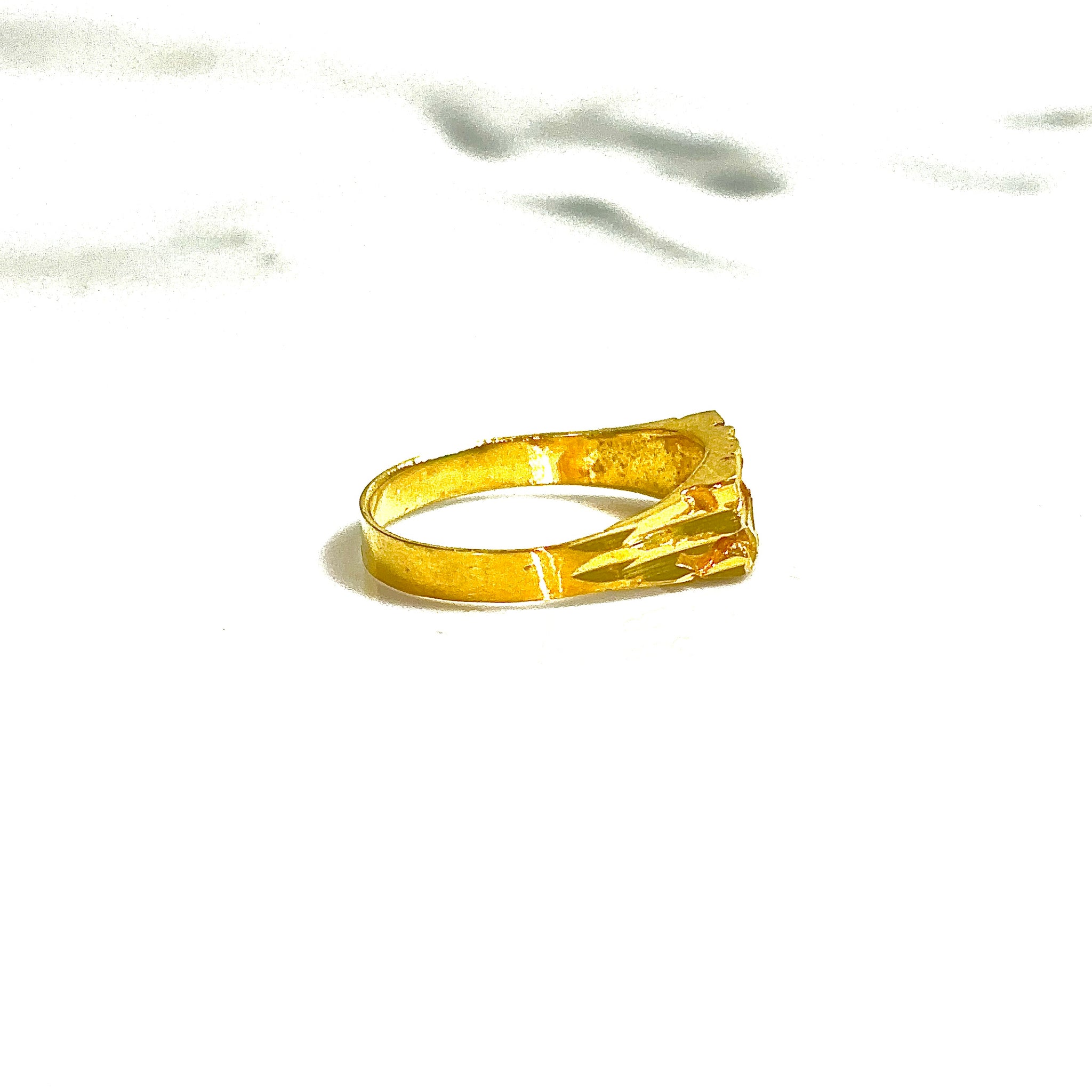 Golden Shield Child Ring – 18 Carat Gold