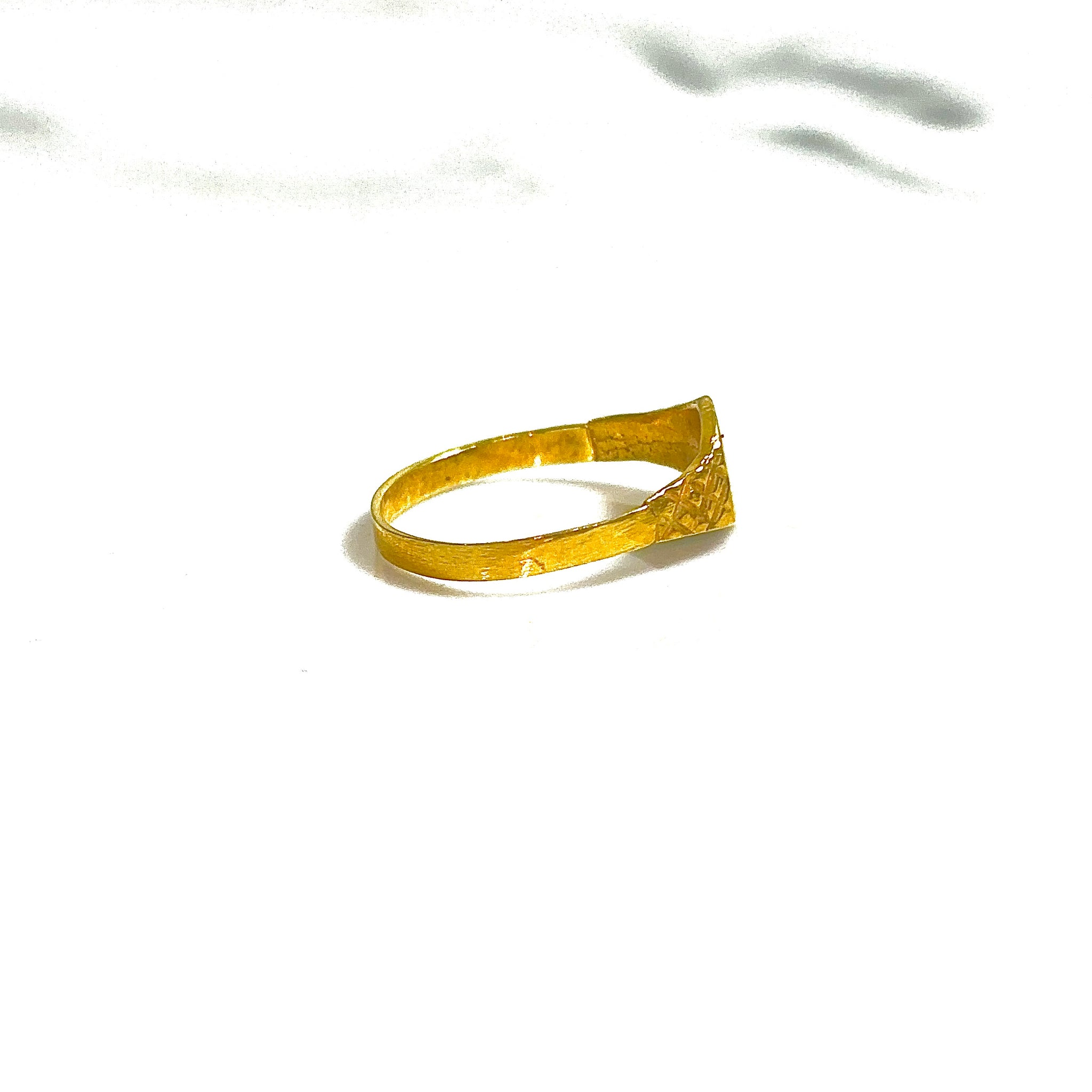 Golden Elegance Child Ring - 18 carat gold