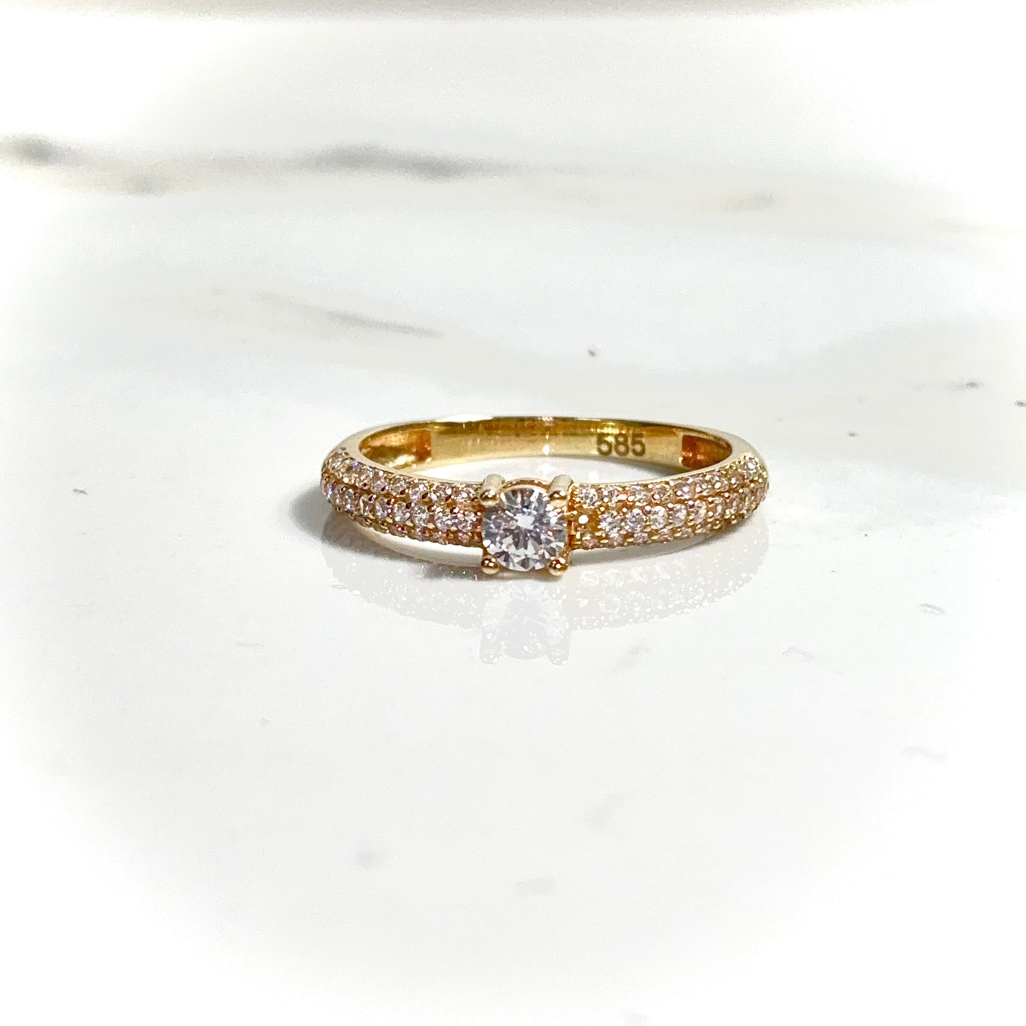 Infinity Sparkle Ring - 14 carat gold