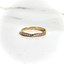 Golden Cygnet Ring - 14 carat gold