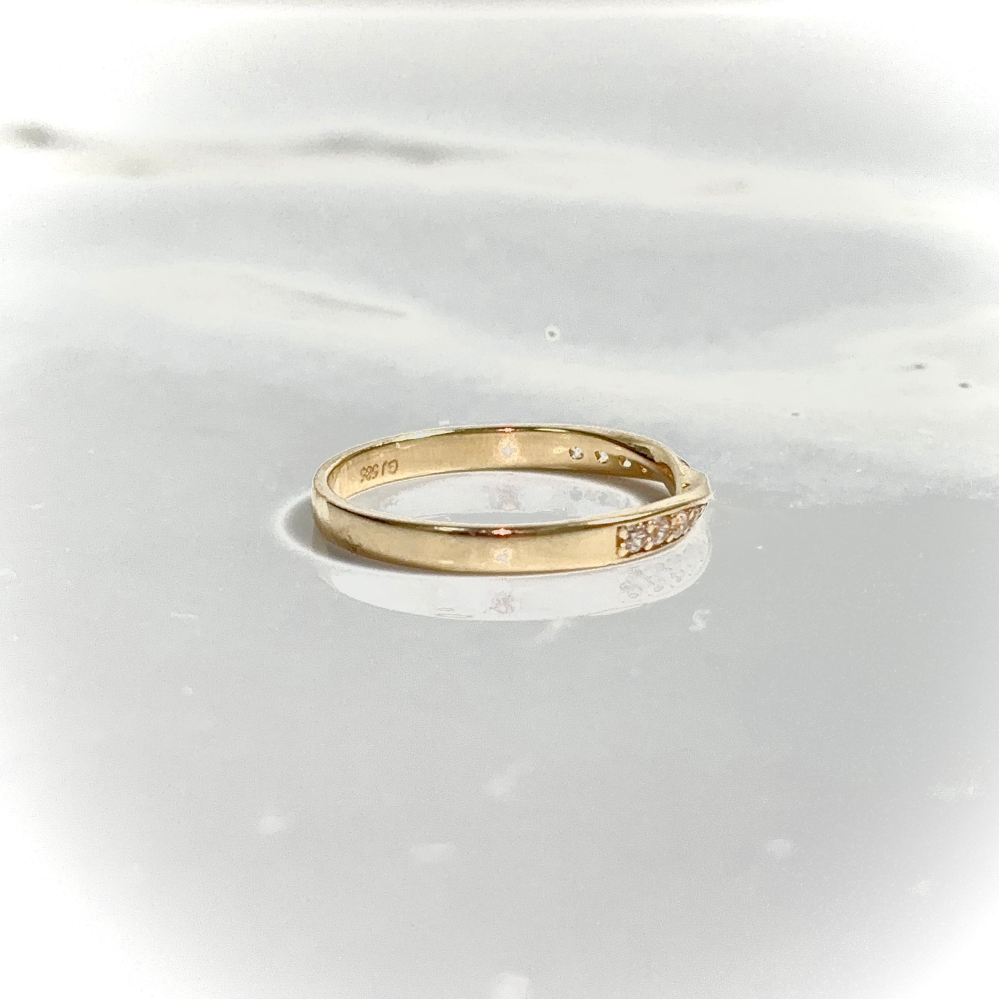 Golden Cygnet Ring - 14 carat gold
