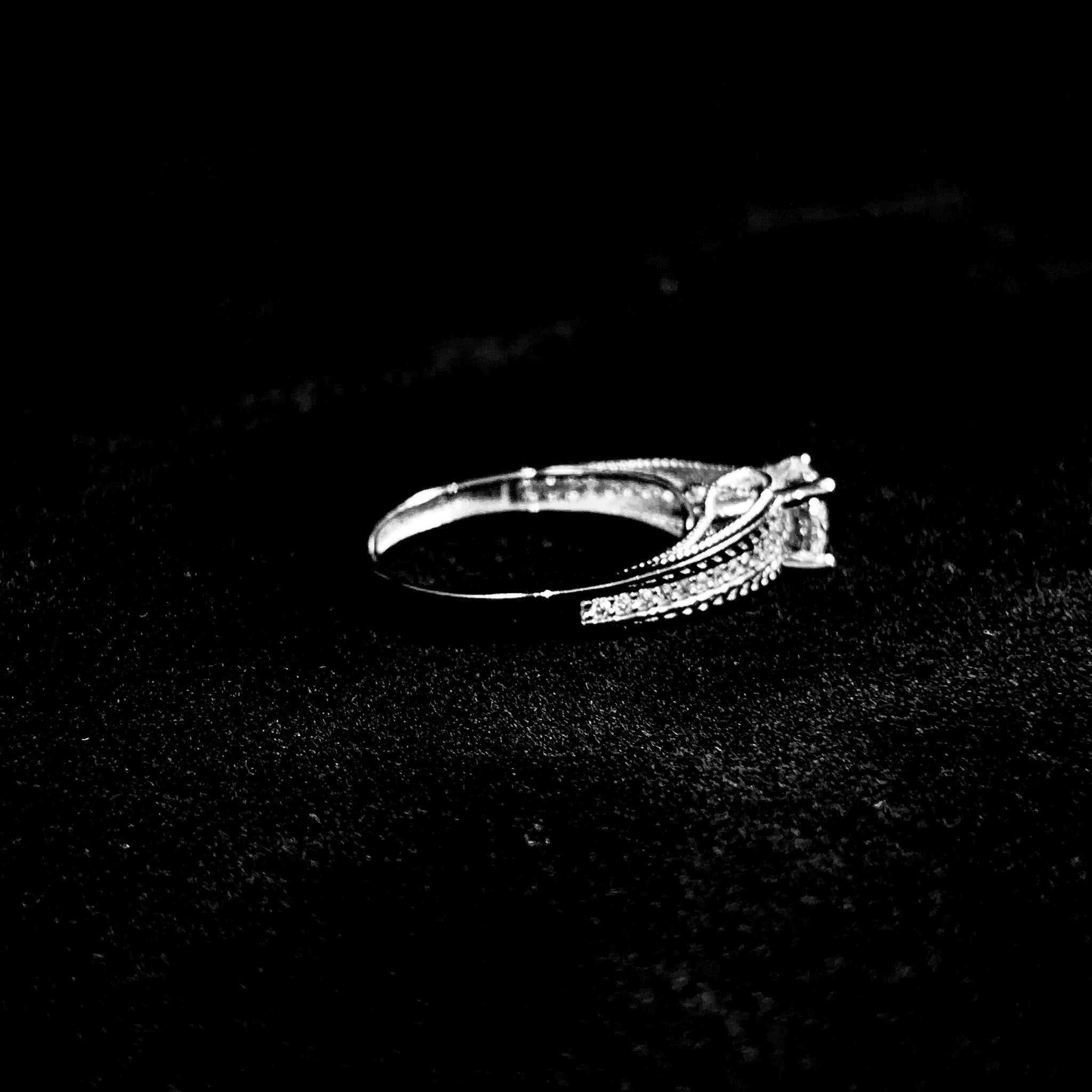 Silver Dream Ring - 14 carat gold