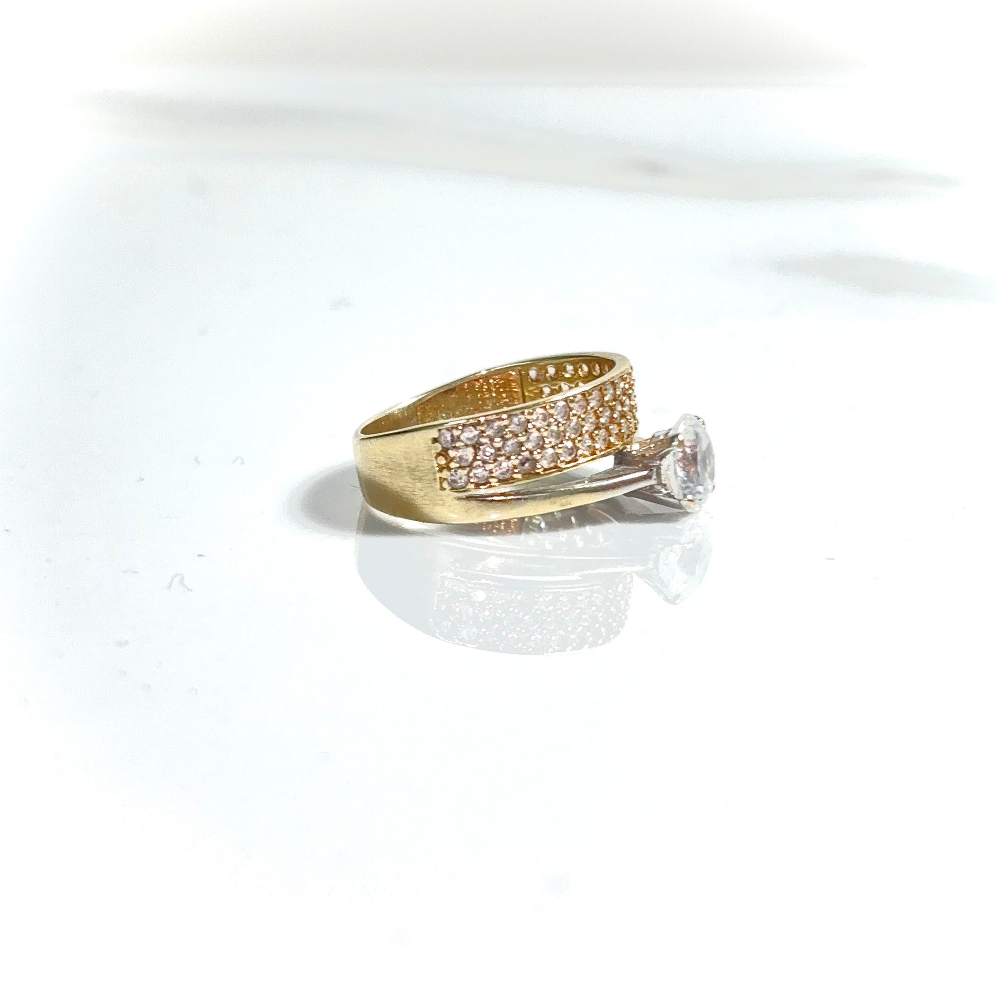 Eternal Spark Ring - 14 carat gold