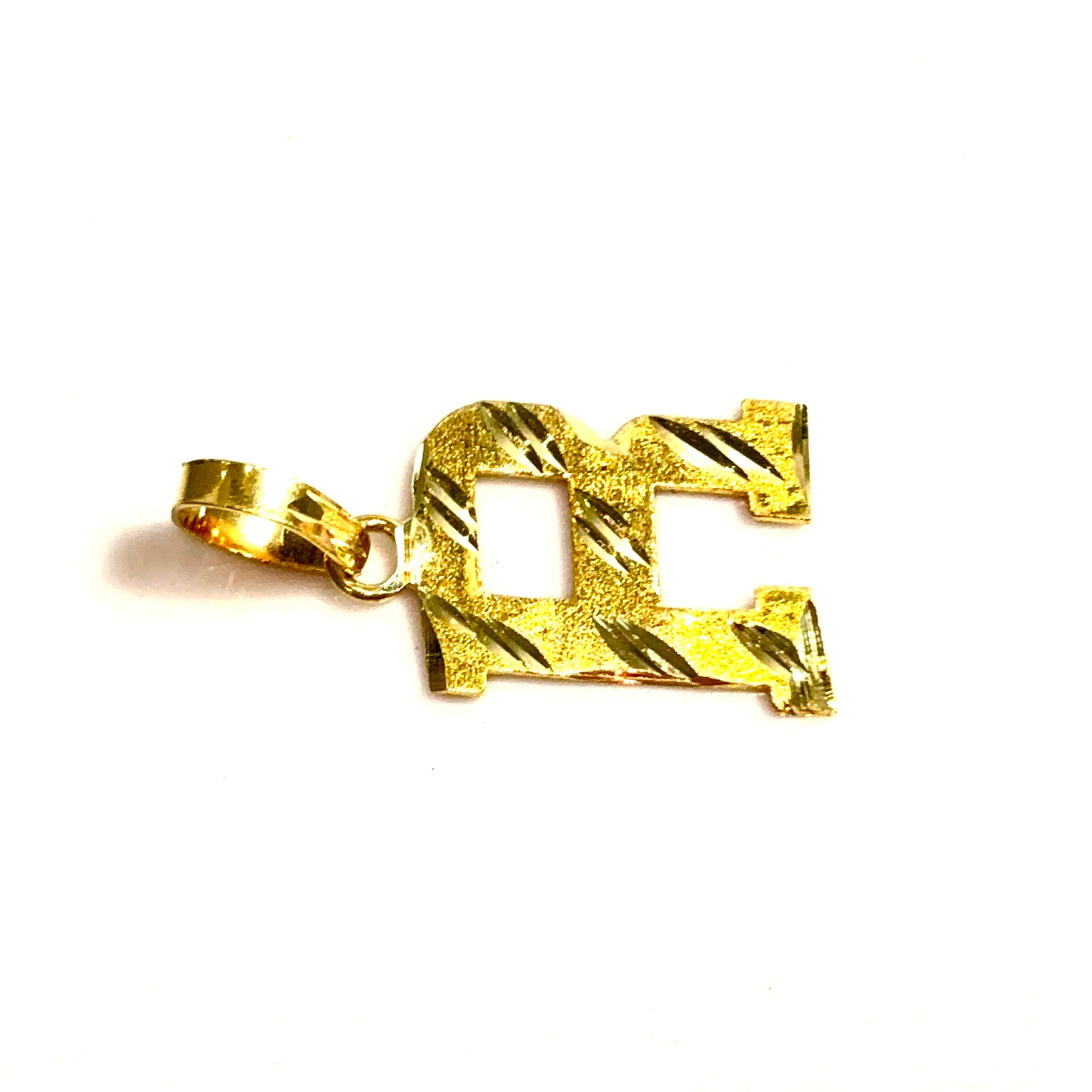 R Pendant - 14 carat gold