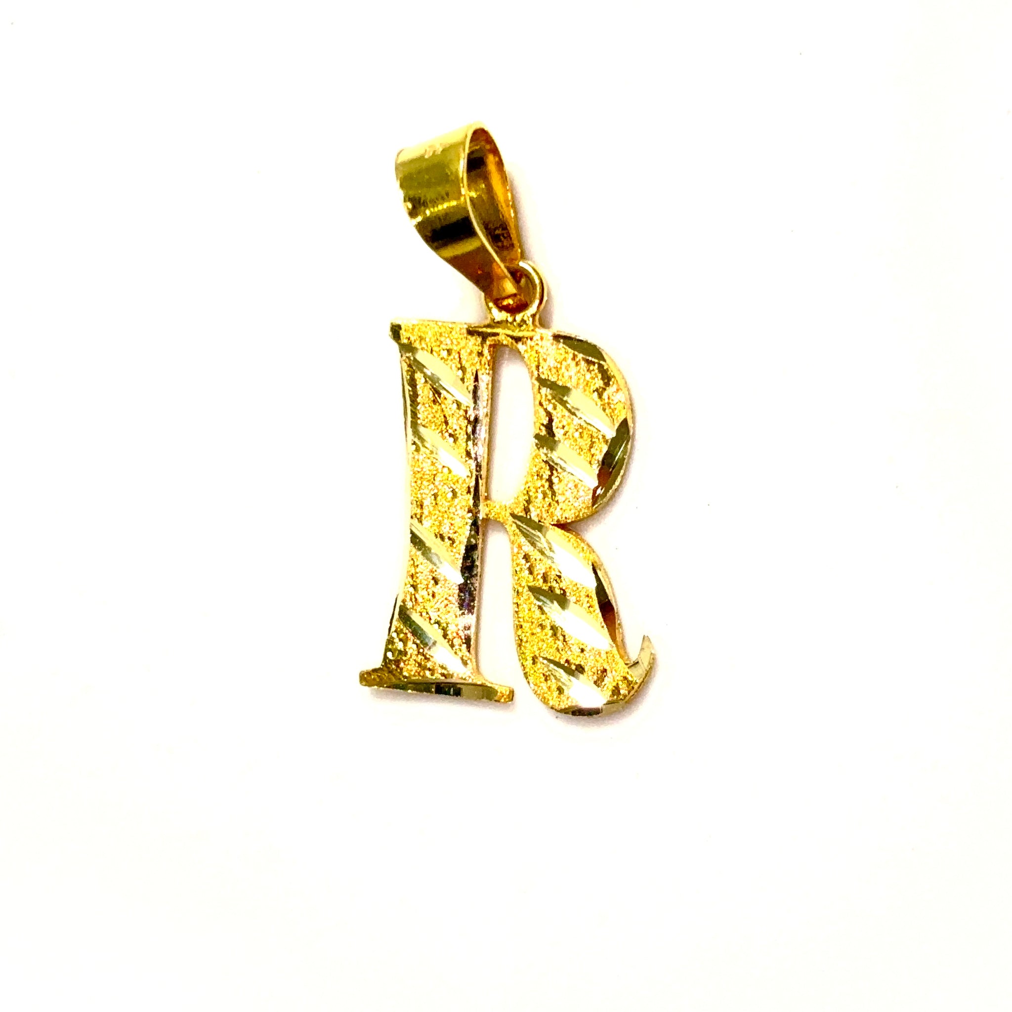 R Pendant - 14 carat gold