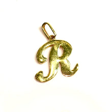 R Pendant - 14 carat gold