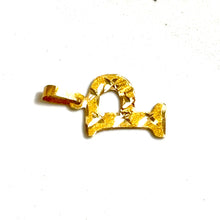 P Pendant - 14 carat gold