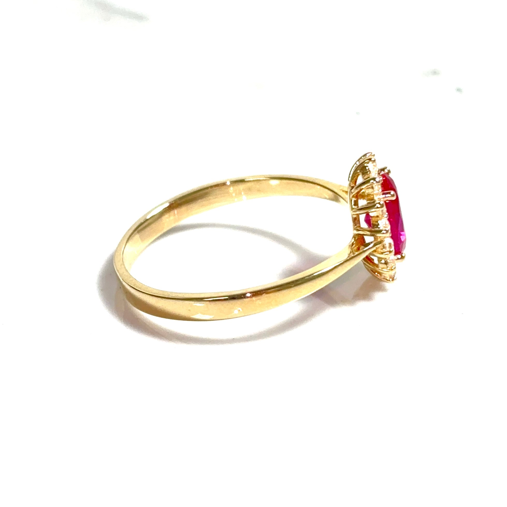 Red Emerald Ring - 14 carat gold
