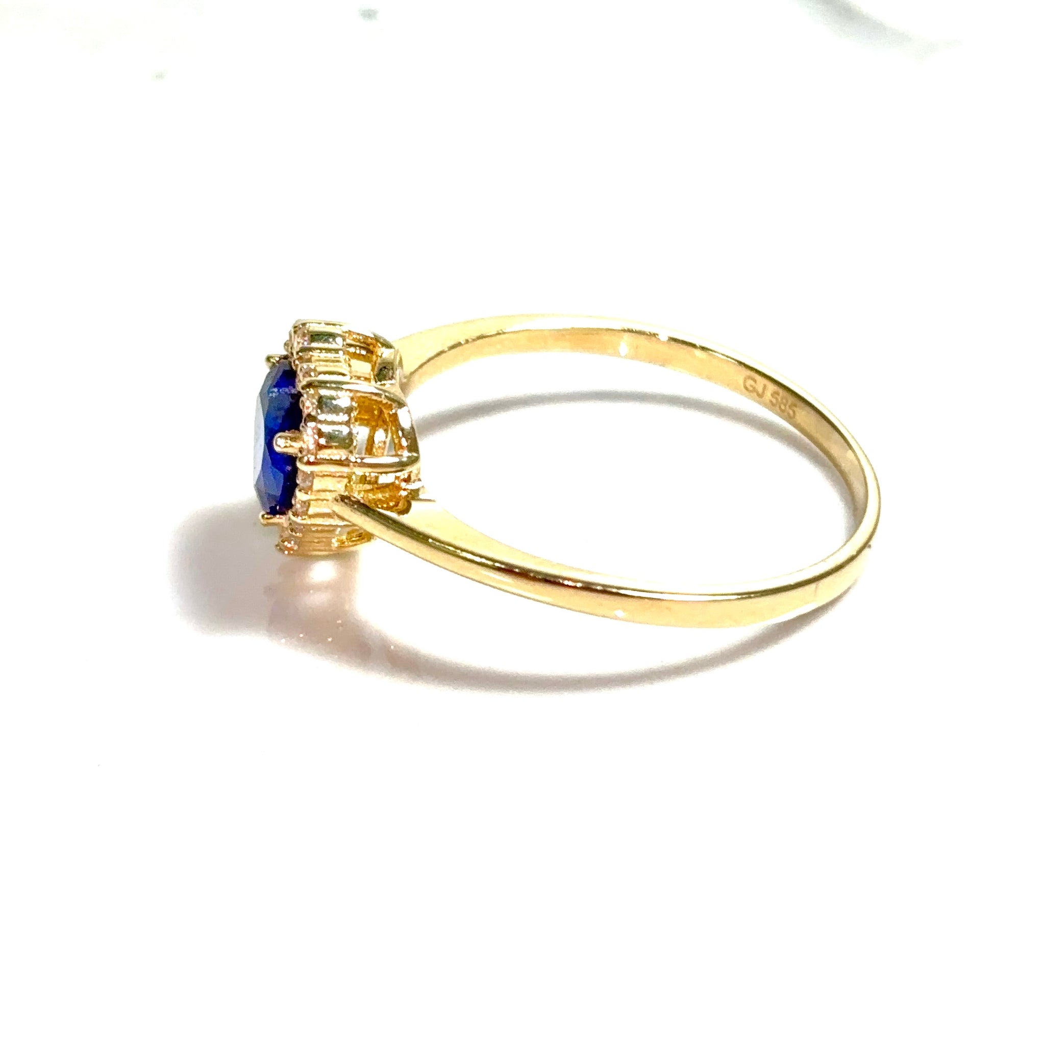 Blue Heart Ring - 14 carat gold