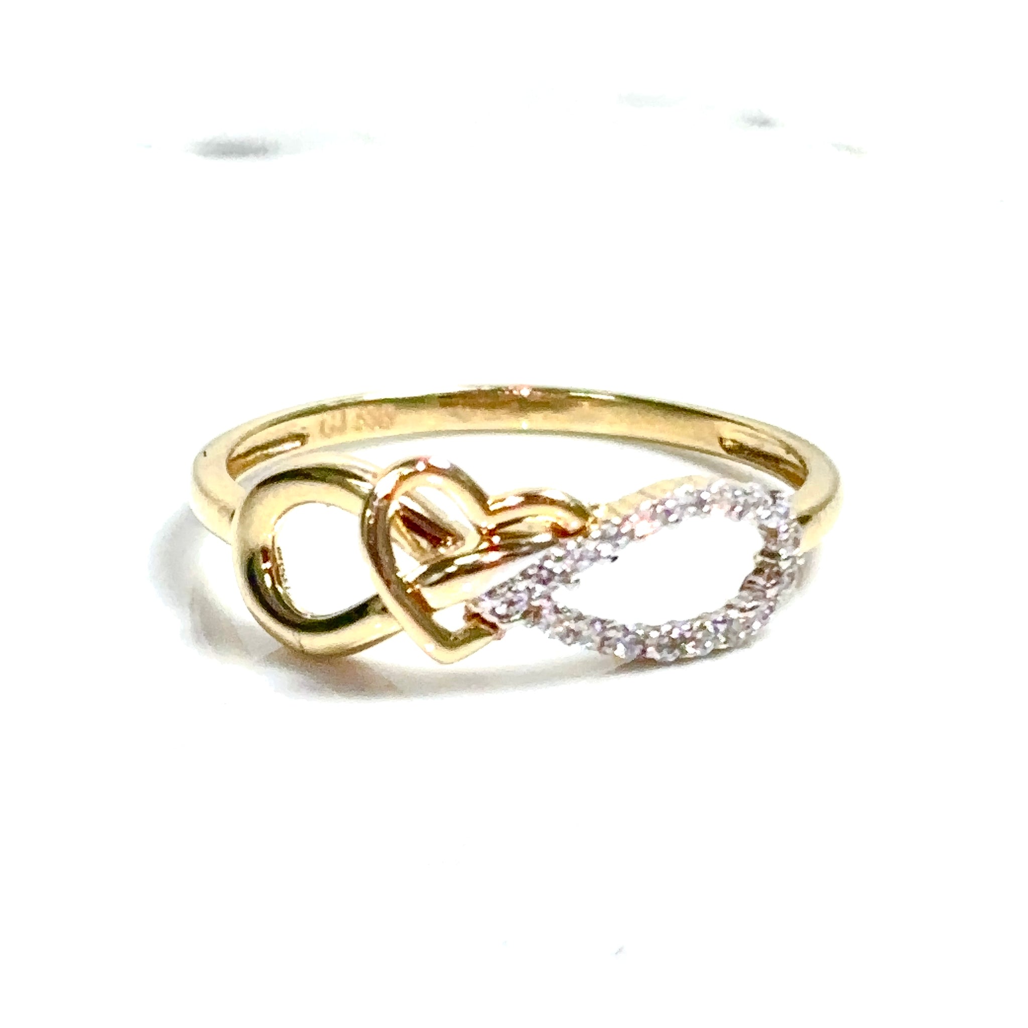 Heart Mask Ring - 14 carat gold