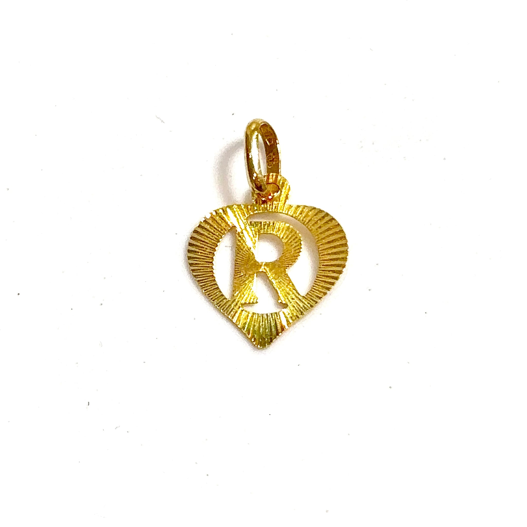 R Heart Pendant - 14 carat gold