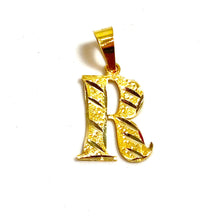 R Pendant - 14 carat gold