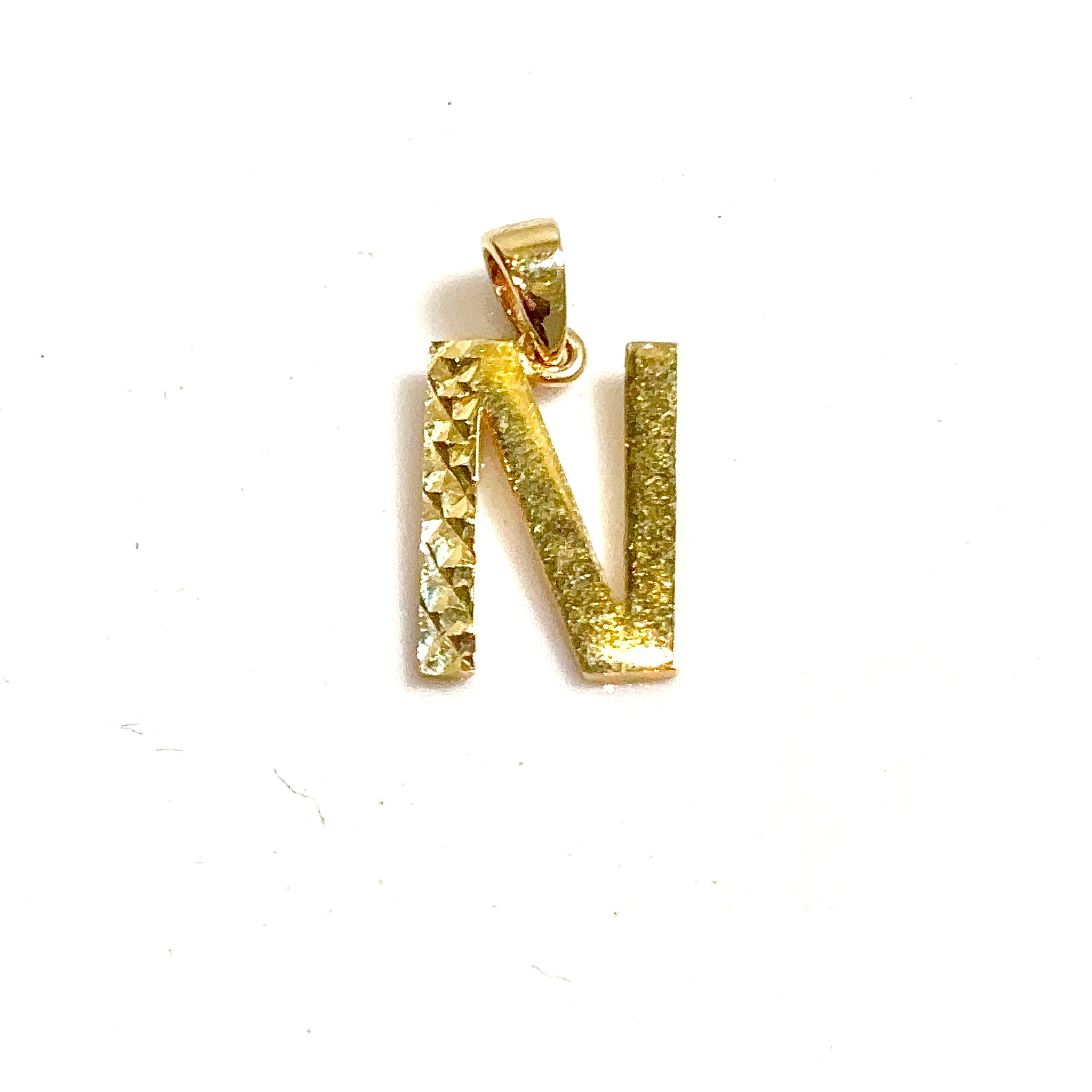 N Pendant - 14 carat gold