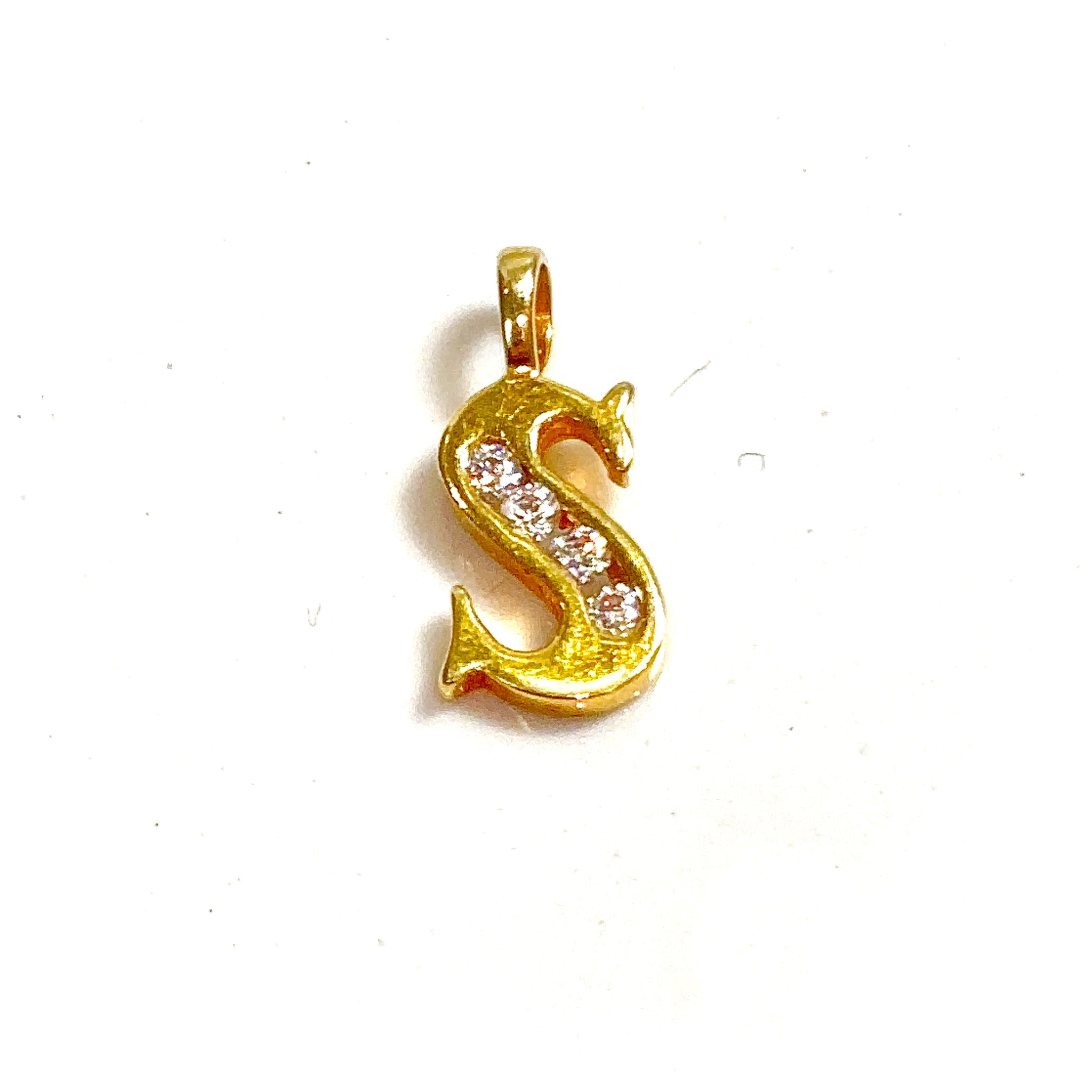 S Pendant - 14 carat gold
