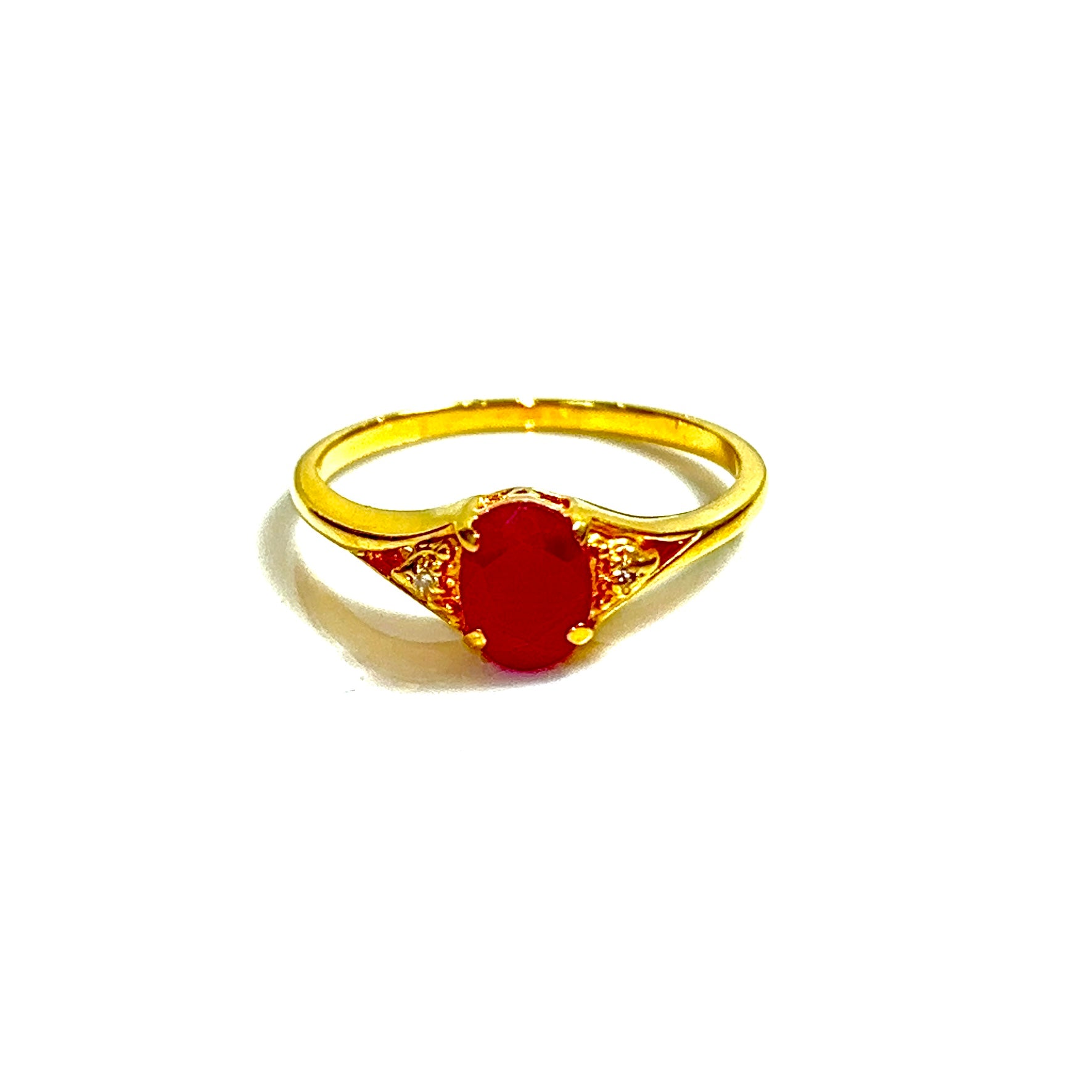 Red Emerald Ring - 14 carat gold