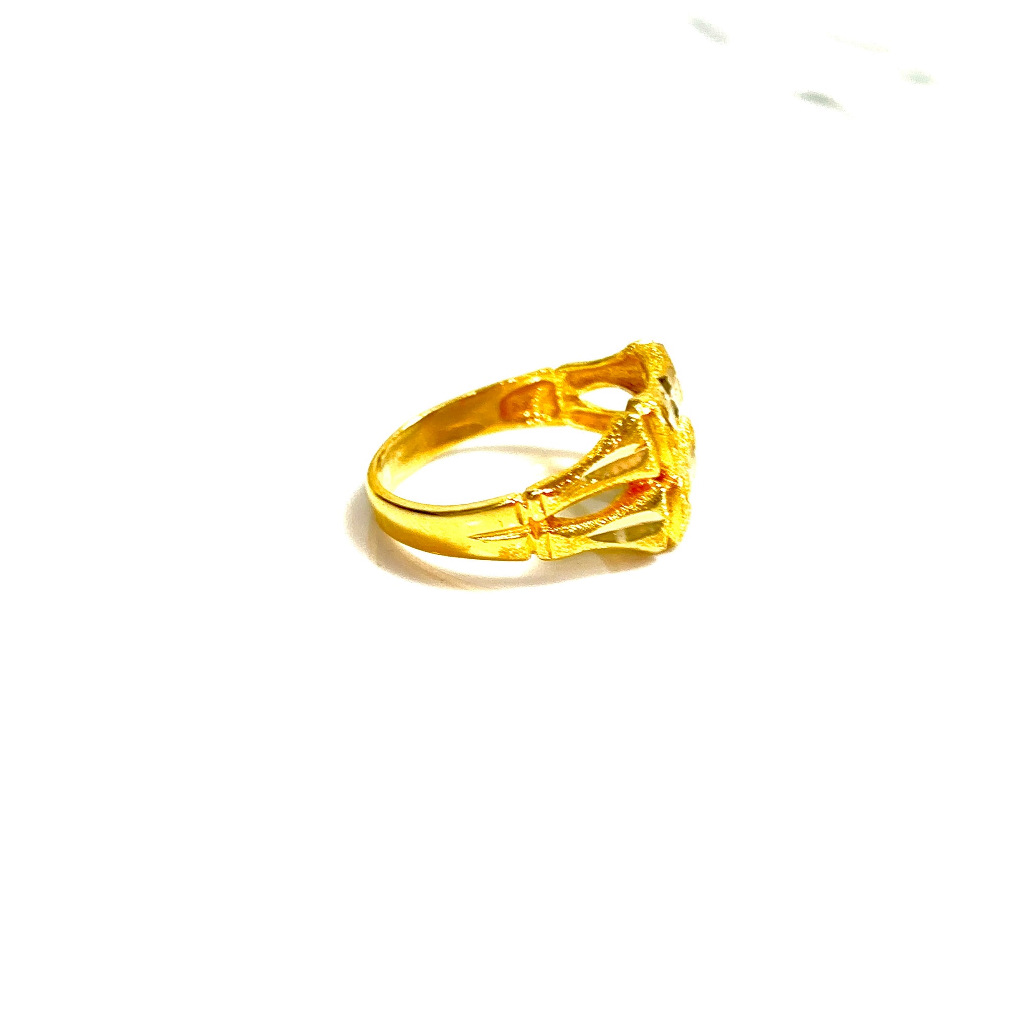 Flower Ring - 14 carat gold
