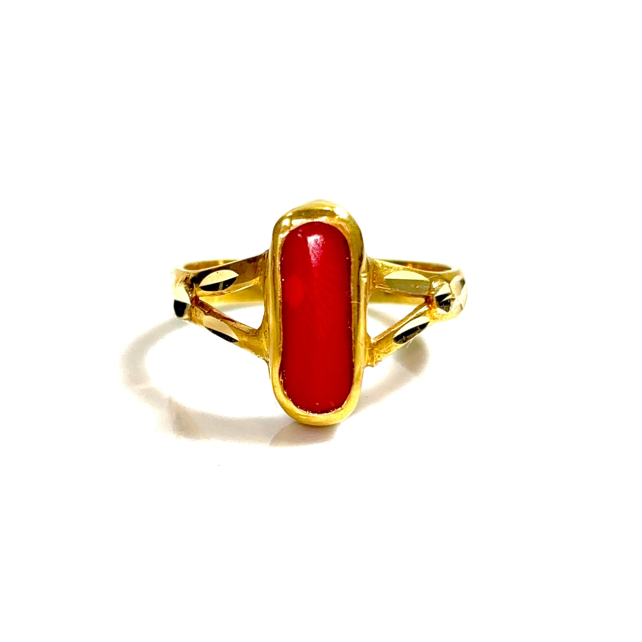 Red Stone Ring - 14 carat gold