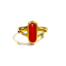 Red Stone Ring - 14 carat gold