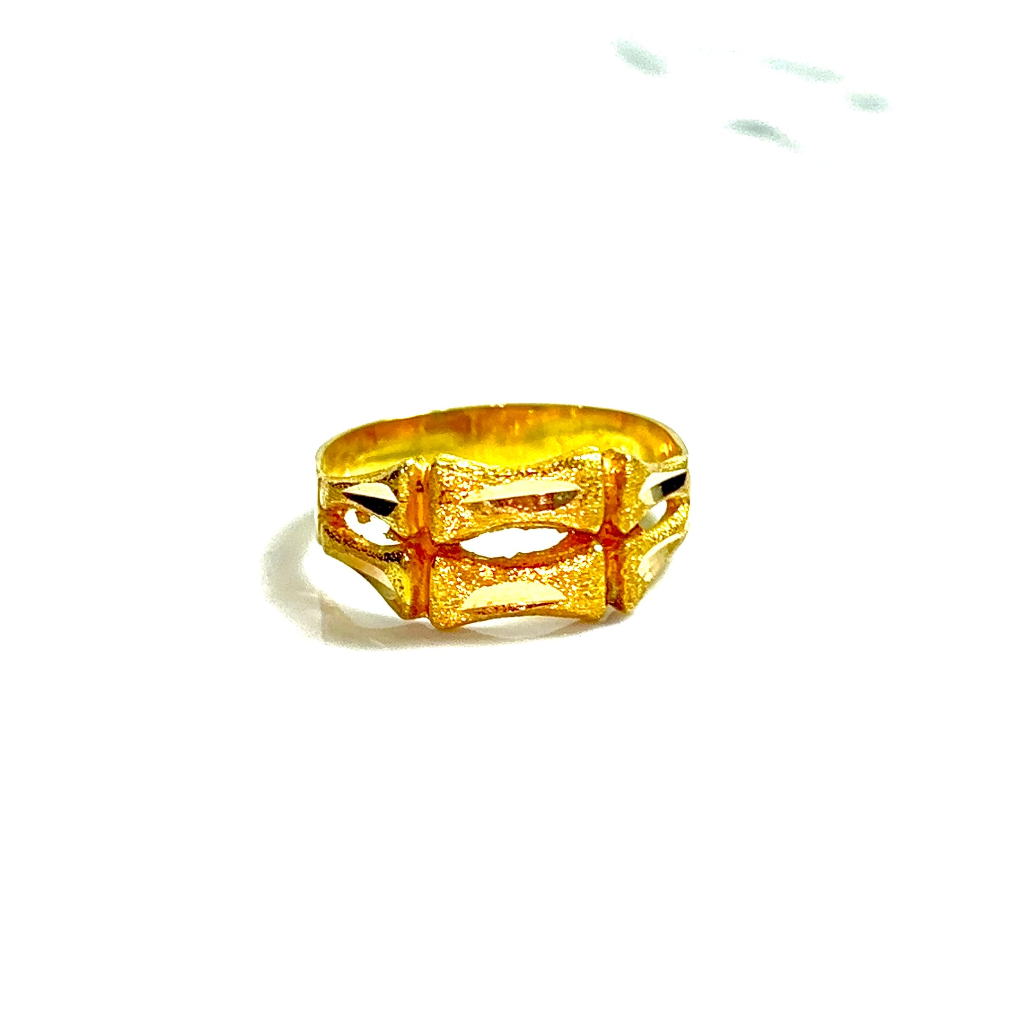 Modern Gold Ring - 14 carat gold
