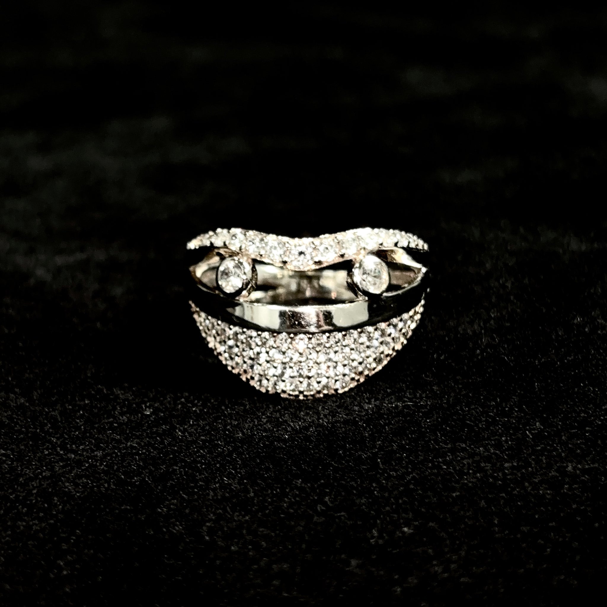 Twilight Elegance Ring - 14 carat gold