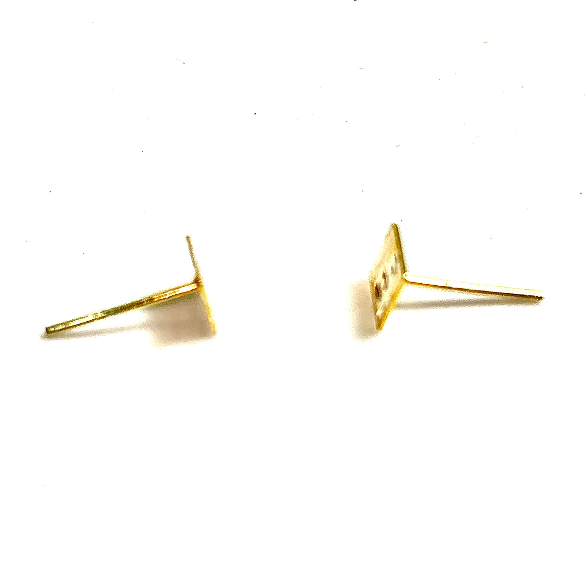 Small Textured Square Earrings – 10 Carat Gold