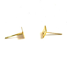 Small Textured Square Earrings – 10 Carat Gold