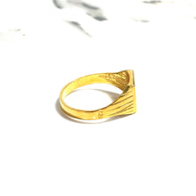 Golden Signet Ring - 22 carat gold