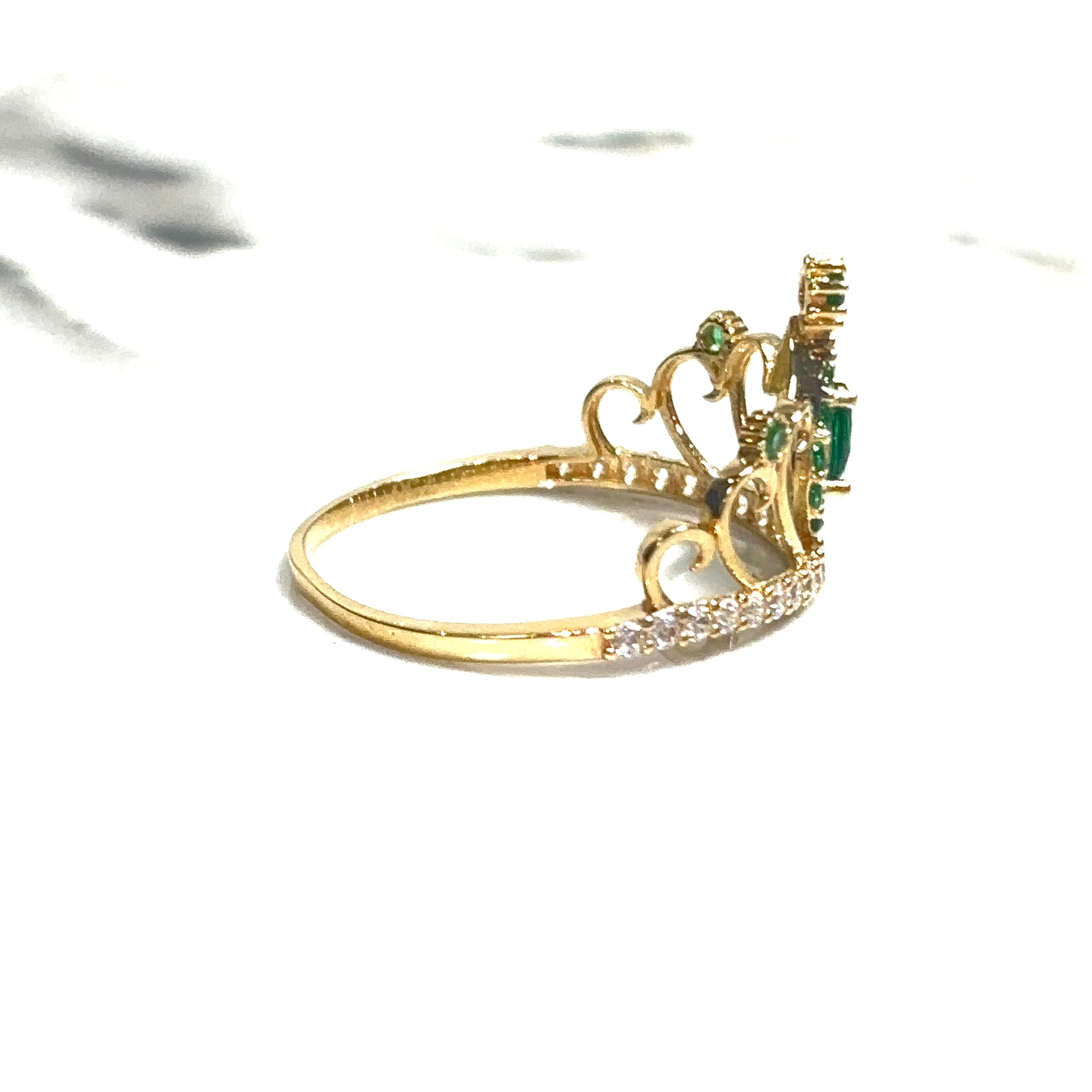 Emerald Crown Ring – 18 carat gold
