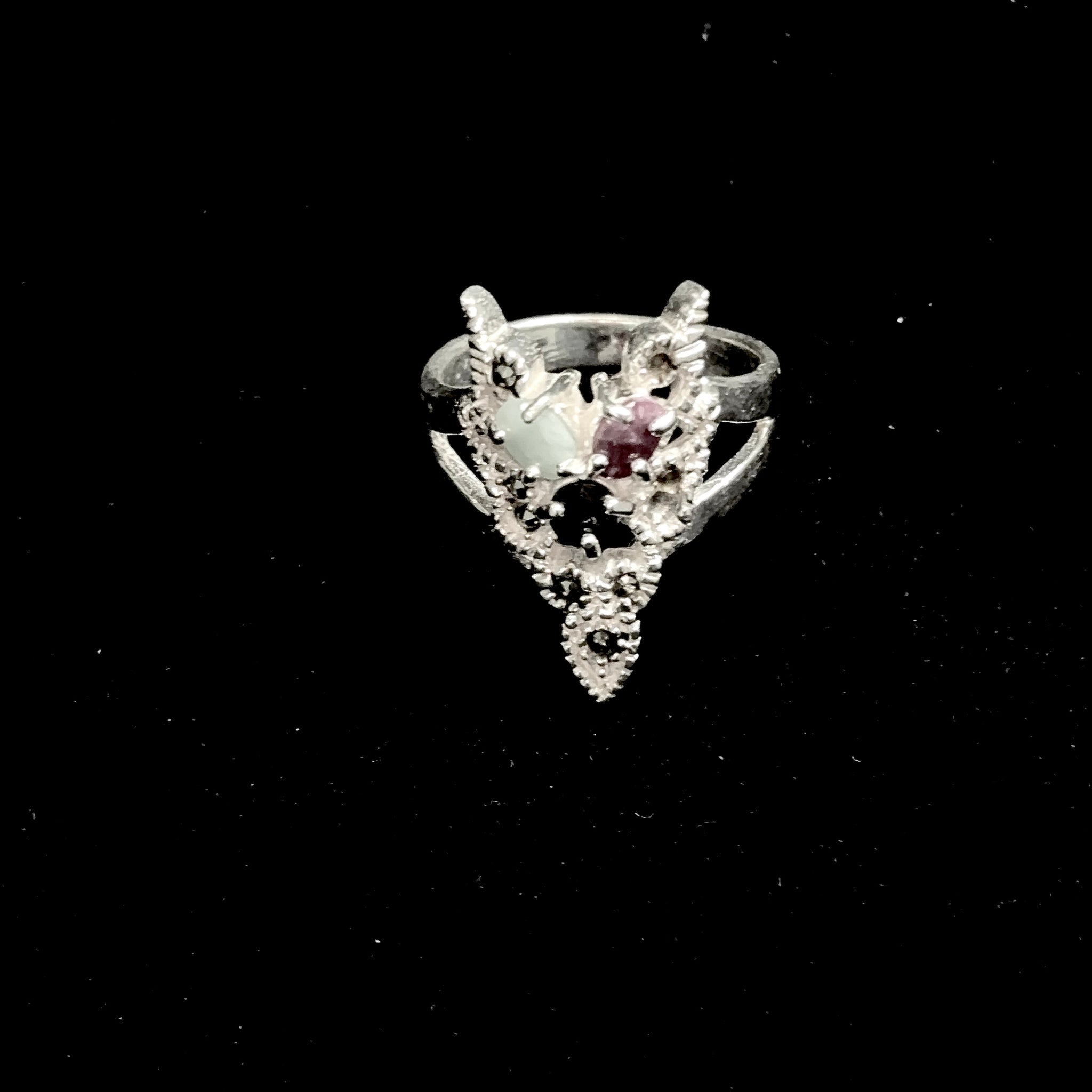 Crimson Horn Ring - Silver 925