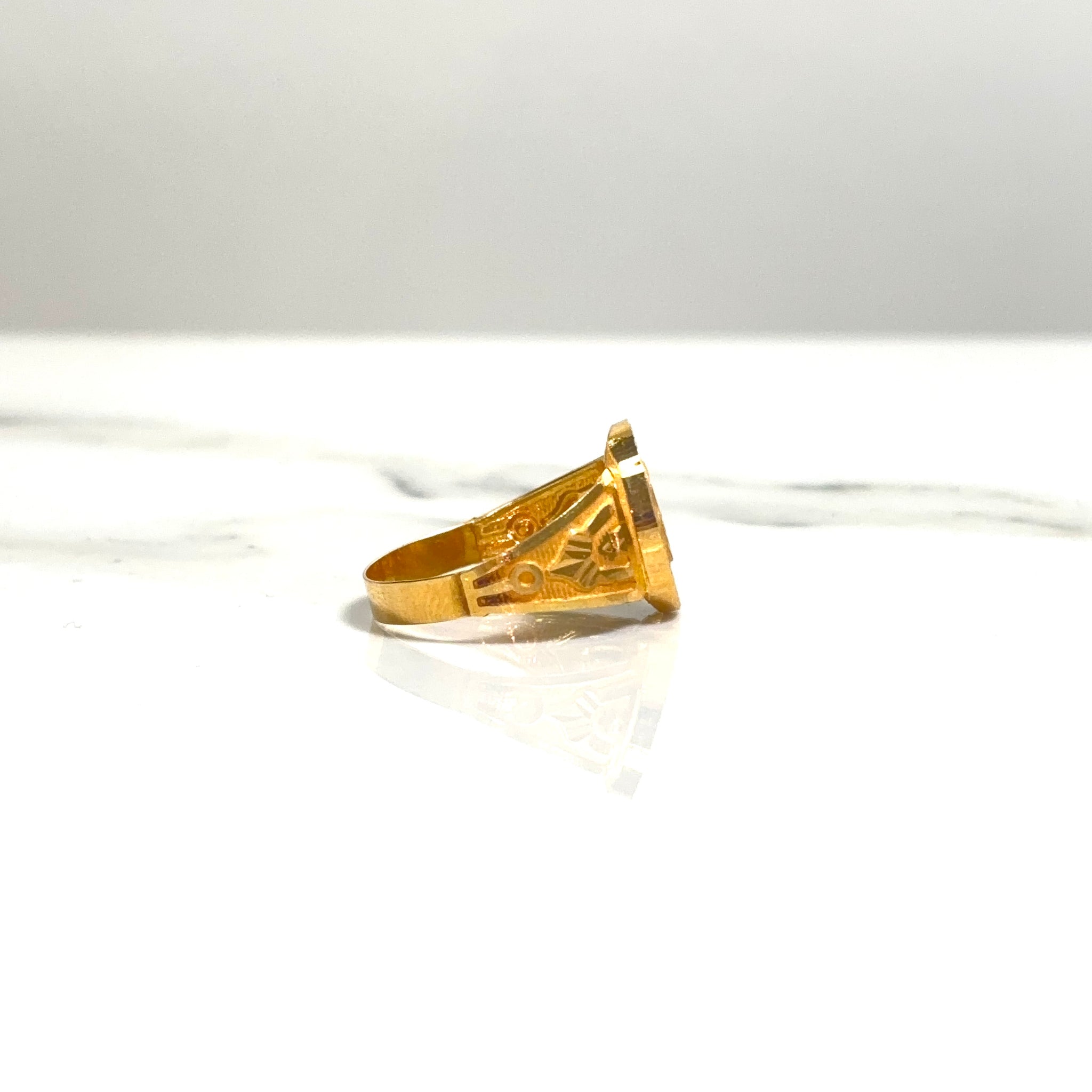 Diamond Cut Ring - 18 carat gold 0070 - GRV2