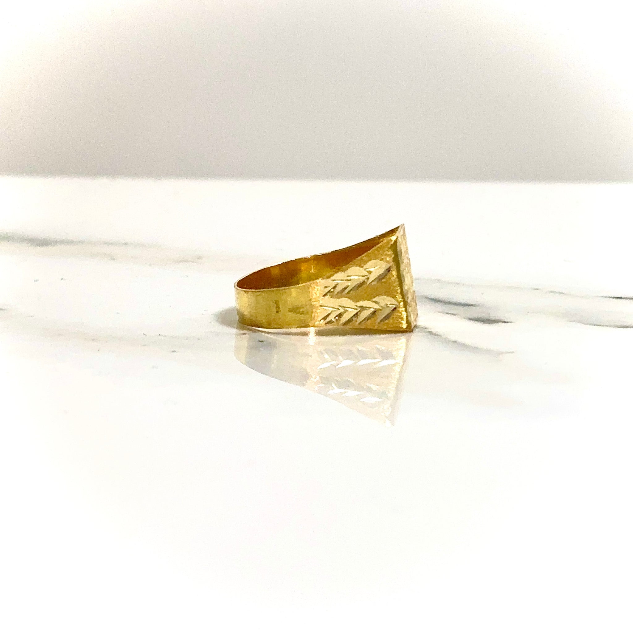 Diamond Cut Ring - 14 carat gold GRV2