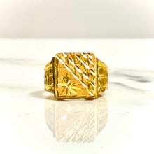 Diamond Cut Ring - 22 carat gold 00103 GRV2